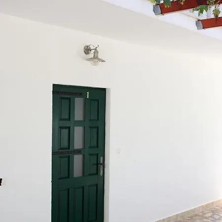 Apartments Vila Oksana Mimice Room photo