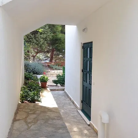 Apartments Vila Oksana Mimice Exterior photo